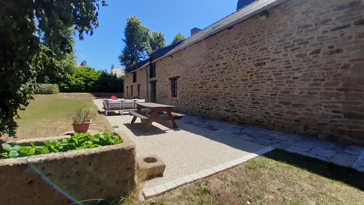 Petit Manoir Proche Dinan - Chambre D'Hotes Lanvallay Esterno foto
