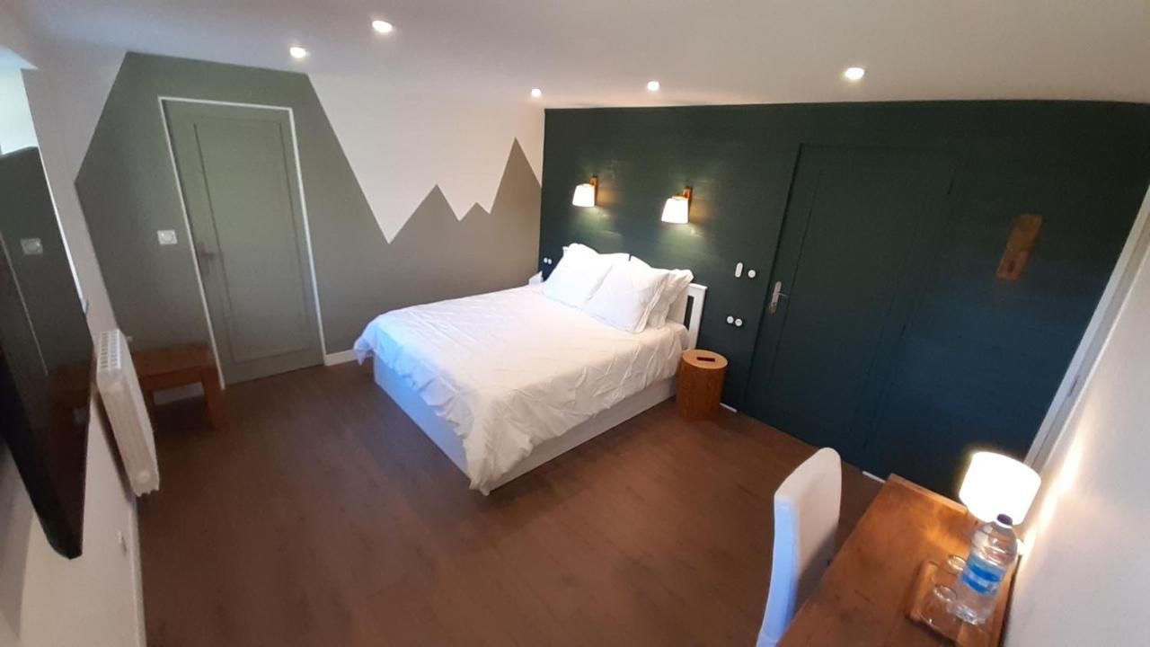 Petit Manoir Proche Dinan - Chambre D'Hotes Lanvallay Esterno foto